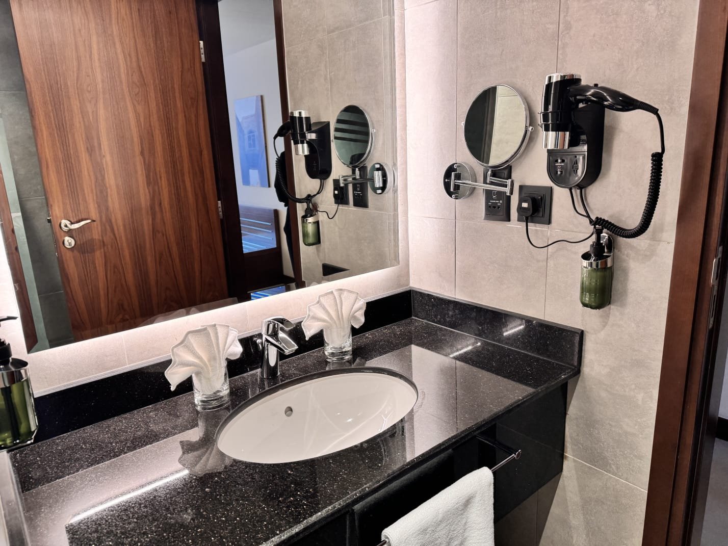 Standard Room - king