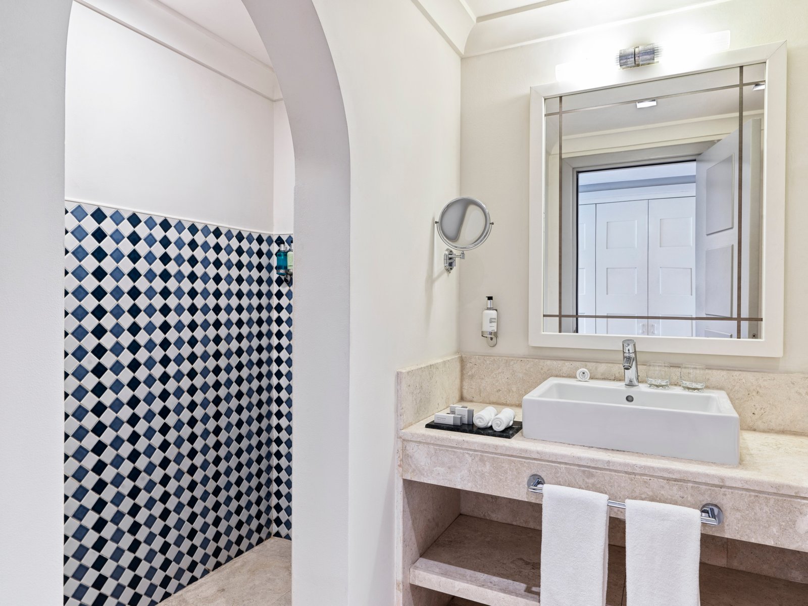 Juweira BlueTwin Room